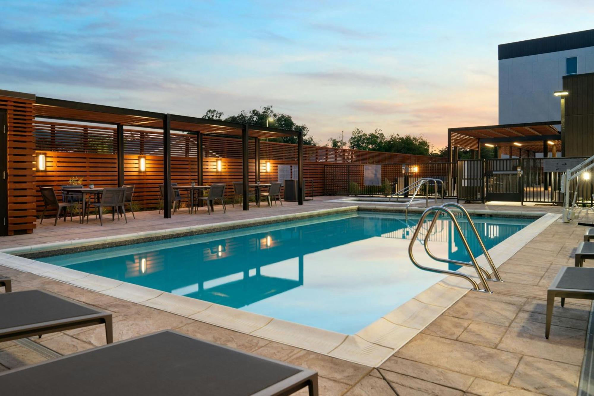 Hotel Courtyard By Marriott Fresno Clovis Exteriér fotografie